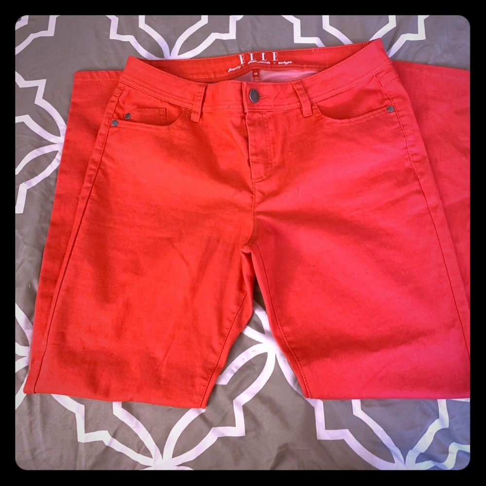 Super cute Elle Jeggings.